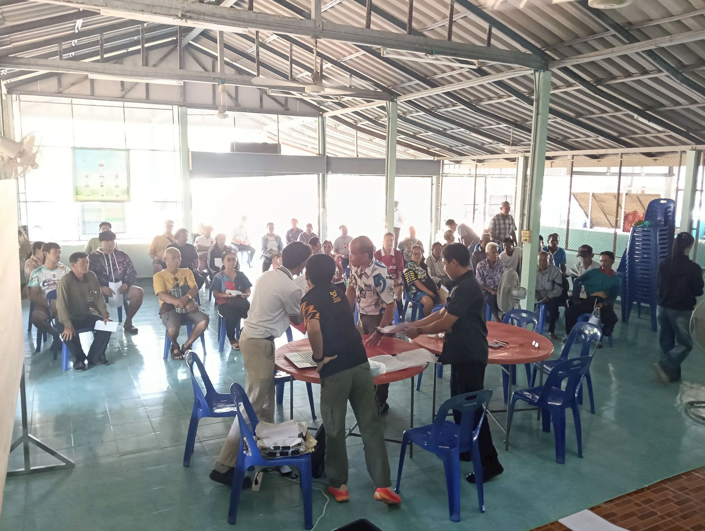 title - วันที่ 9 เมษายน 2569 นายวิทูล ประดิษฐบูญ ปฏิรูปที่ดินจังหวัดปราจีนบุรี มอบหมายให้ นายลิขิต ผันผ่อง หัวหน้าฝ่ายกฎหมาย พร้อมด้วย เจ้าหน้าที่ ส.ป.ก.ปราจีนบุรี ลงพื้นที่ออกหน่วยบริการเคลื่อนที่ “Mobile Unit”และบริการปรึกษาข้อกฎหมายที่เกี่ยวข้องกับการปฏิรูปที่ดิน ณ ตำบลแก่งดินสอ อำเภอนาดี จังหวัดปราจีนบุรี